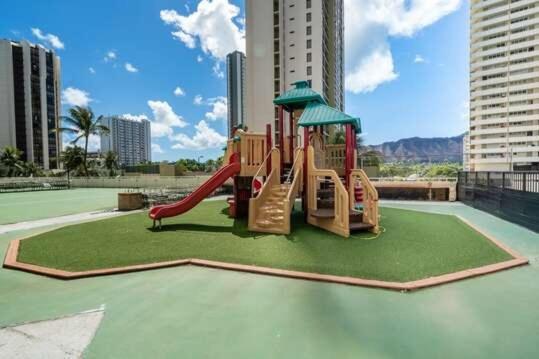 Deluxe Panoramic Mountain View Condo - 37Th Floor, Free Parking & Wifi Condo Honolulu Exterior foto