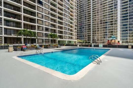 Deluxe Panoramic Mountain View Condo - 37Th Floor, Free Parking & Wifi Condo Honolulu Exterior foto